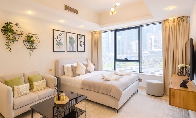 Jumeirah Lake Towers Apartment | Modern Studio in JLT-Cluster R, near Metro