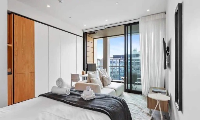 Auckland Central Business District Apartment | Modern Studio in Wynyard Quarter by Zodiak Stays