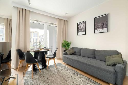 Nowe Miasto Apartment | Modern Studio with Parking near Lake Malta by Noclegi Renters