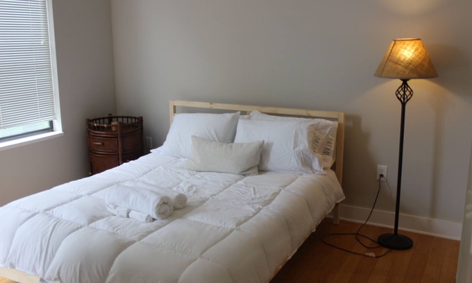 Fourth Ward Condo | Modern style studio with city view near stadium
