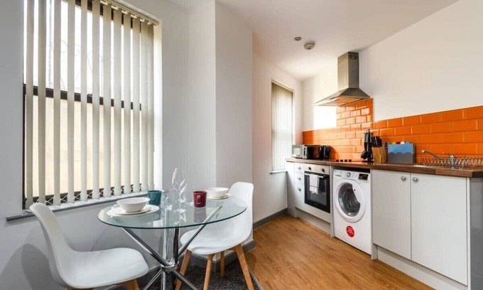 Halifax Apartment | Modern & Stylish 1 Bed Budget Apartment in Central Halifax