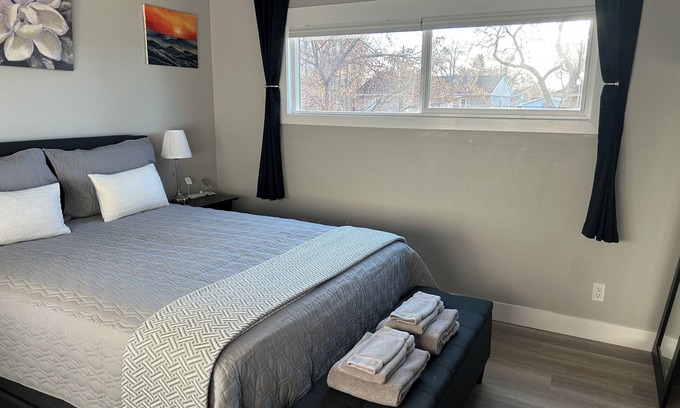 Northeast Edmonton House | Modern & Stylish Retreat | Peaceful Neighborhood + Central Location