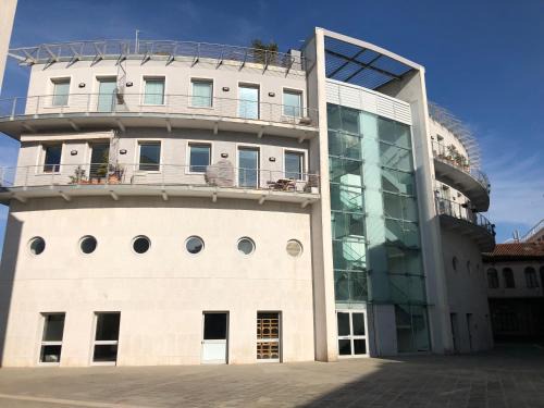 Molina Apartment | Modern sunny apartment in residental area