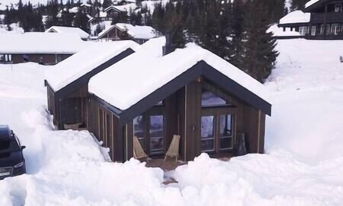 Svingvoll House | Modern unique cabin/fantastic location/Skeikampen