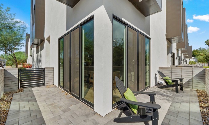 Camelback East House | Modern Urban Retreat 3+ Bedrooms & Roof Deck