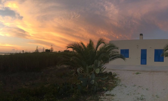 Granelli House | Modern Villa on the beach
