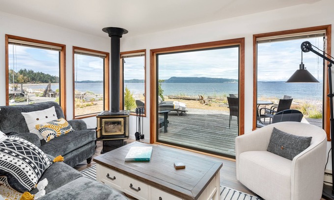 Regional District of Nanaimo House | Modern West Coast inspired home with outdoor sauna & shower-Steps from the ocean