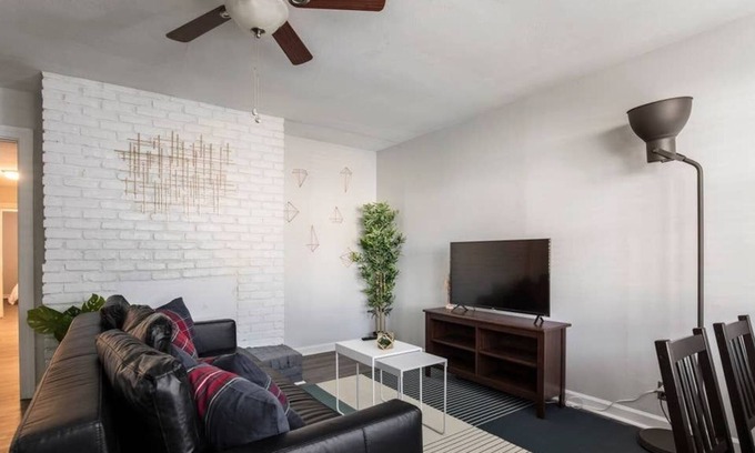 Smoketown Jackson House | Modern yet historic 3BR House by CozySuites