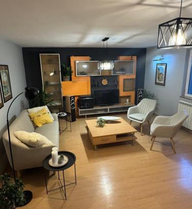 Jagodina Apartment | Moderna kuca u centru- dve spavaće sobe, parking u okviru dvorista