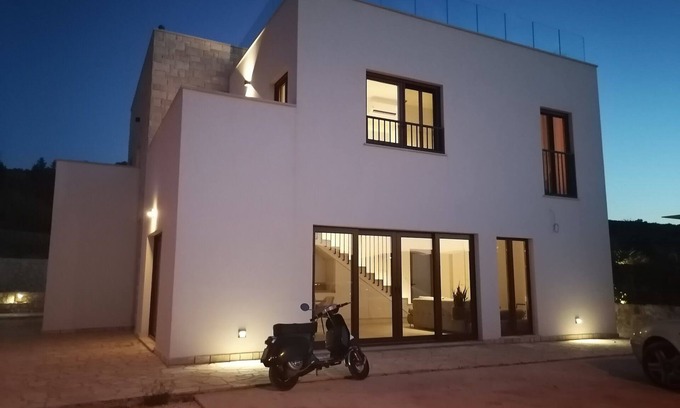 Slatine Villa | Moderne Dalmatische Villa in Ruhiger Lage - 200 m vom Strand