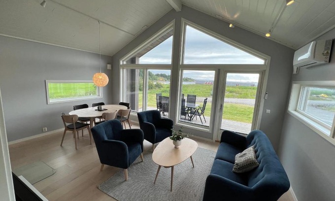 Bud House | Moderne feriehus i Bud