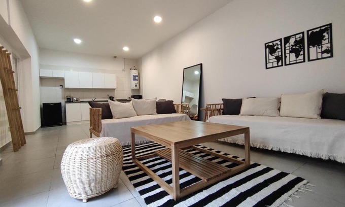 Chacarita Apartment | Moderno PH con patio en Chacarita A 3 minutos de Palermo y 2 cuadras del Movistar Arena y Art Media
