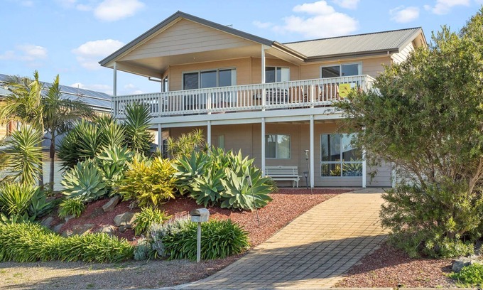 Encounter Bay House | Moet Escape in Style