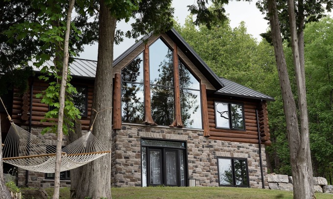 Centre Hastings House | Moira River House