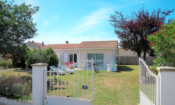 Saint-Vivien-de-Medoc House | Mon Poussin by Interhome