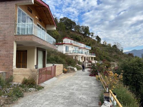 Smanora Range Apartment | Monal by Shubhs