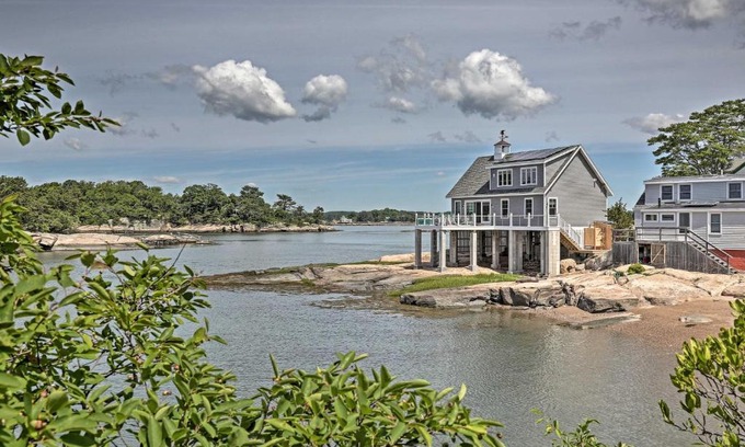 Branford House | Money Island Home with Deck, Kayak and Paddleboards!