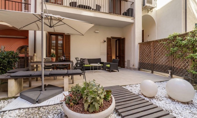 Rione III Colonna Apartment | Monolocale con giardino esclusivo - FromHometoRome