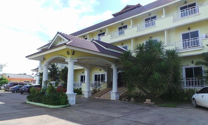 Phitsanulok Hotel | Monrawee Pavilion Resort