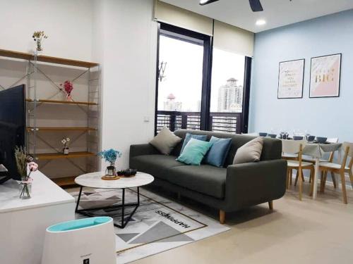 Mont Kiara Apartment | Mont Kiara Main Street Walking Distance Sunway 163 2 Bedroom Balcony 2-4Pax