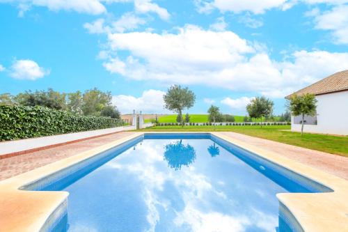 Carmona Villa | Montecristo 4