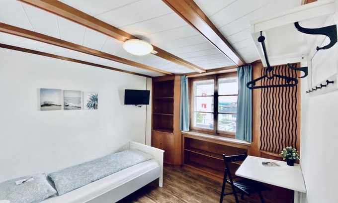 Flumenthal Apartment | Monteurzimmer - Worker's accommodation - ZIMMERzuVERMIETEN in Flumenthal Solothurn
