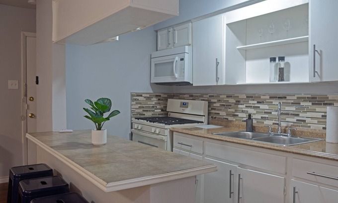 Montrose Apartment | Montrose Simulation Studio! Medical Center 43 ⭐️⭐️⭐️⭐️⭐️