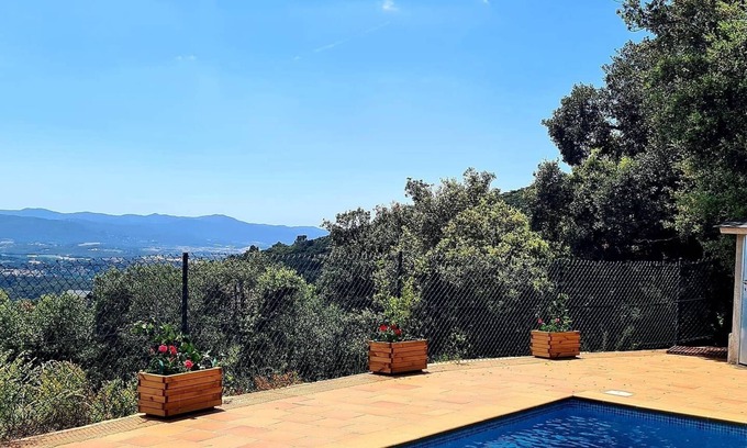 Sant Pere de Vilamajor Apartment | Montseny Natural Park Forest Studio with spectacular valley and coastal views