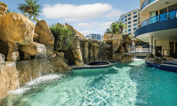 Mooloolaba Apartment | Mooloolaba Beachfront: Superior Resort Apartment