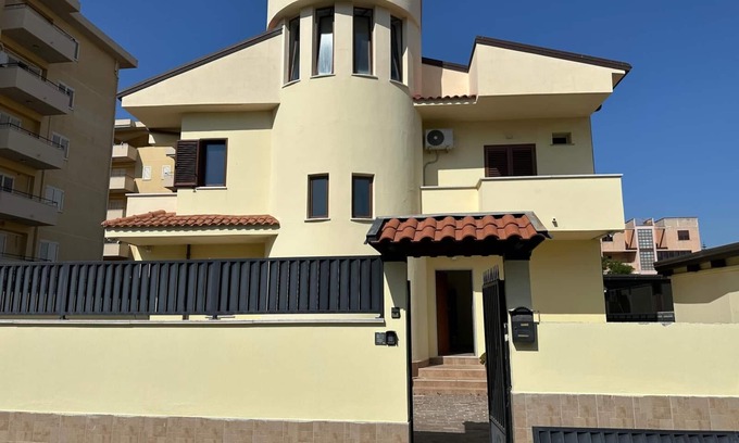 Gallico Marina Villa | Moon of Salt - Romantic Sea Rooms & Apartments