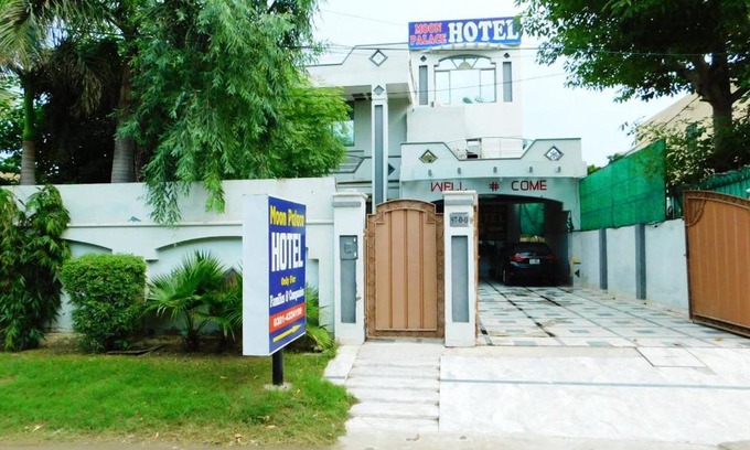 Johar Town Hotel | Moon Palace Hotel Lahore