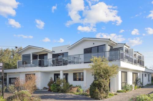 Newhaven Apartment | Moonlight Bay Accommodation