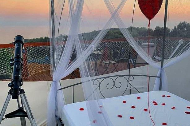 Camerota Other | Moonlight Bubble Room