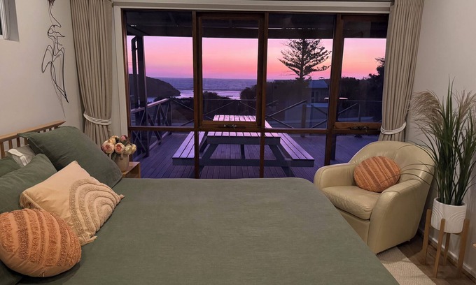 Guilderton House | Moore to Sea - Spectacular views in stylish comfort.