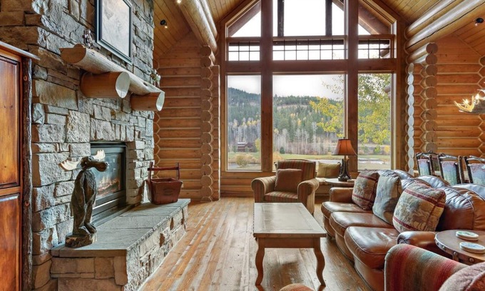 Victor Cabin | Moose Cabin enjoys Bronze Buffalo Ranch at Teton Springs amenity access