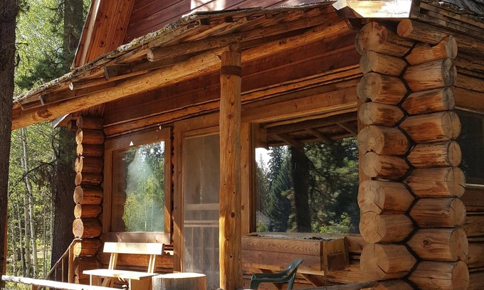 Condon Cabin | "Moose Paddle" Rustic Cabin Hidden In The Pines.