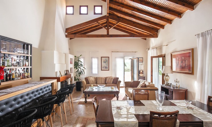 Alepou Villa | Moraiti House - Spacious Villa near Corfu city *