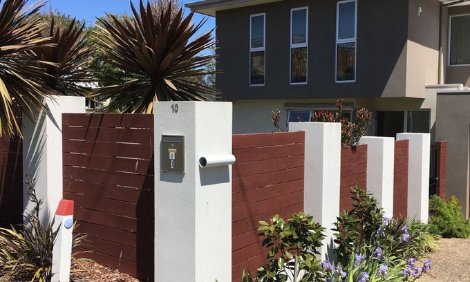 Mornington House | Mornington Town House near the Beach