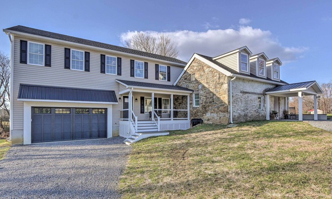 Lovettsville House | Morrisonville Manor w/Fire Pit & Hot Tub!