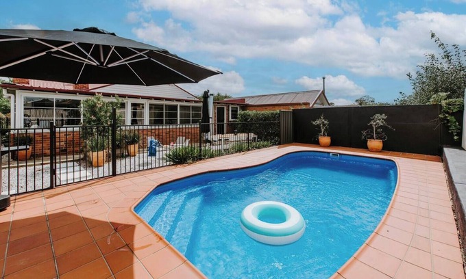 Central Mudgee Cottage | Mortimer Cottage A Pool Oasis in Heart of Mudgee