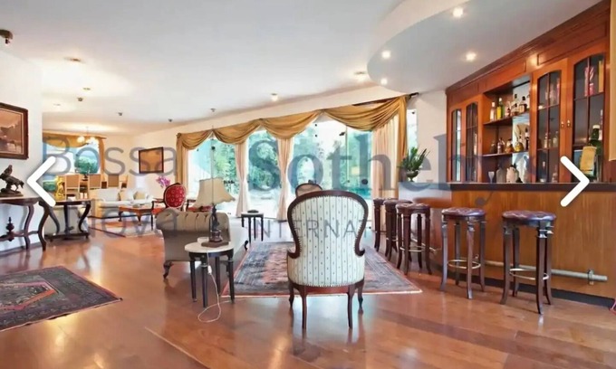 Morumbi House | Morumbi mansion football field