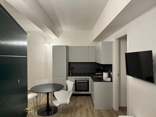 Porta Tenaglia Apartment | Moscova-Arena area, central Milan