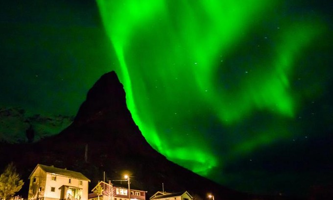 Moskenes House | Most photographed house in Reine