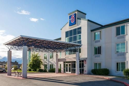 Midtown Anchorage Hotel | Motel 6-Anchorage, AK - Midtown