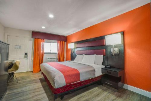 Bellville Hotel | Motel 6 Bellville, OH