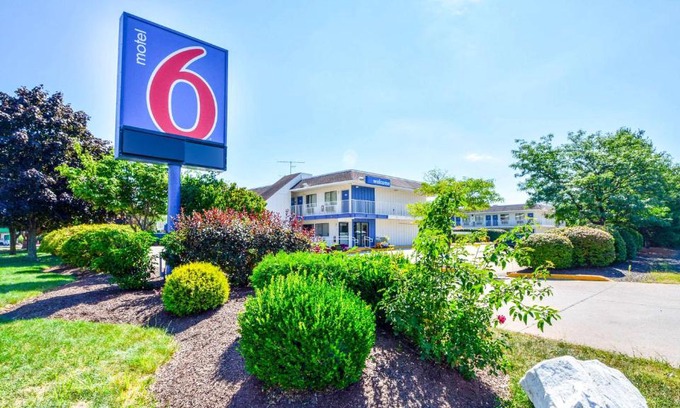 Windsor Locks Hotel | Motel 6-Windsor Locks, CT - Hartford