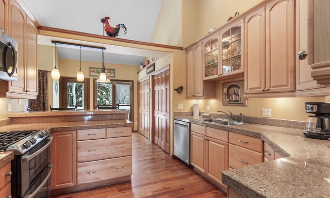 Silverthorne House | Mountain and Water Views in Silverthorne!