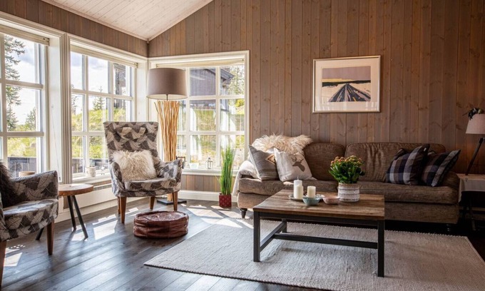 Nord-Aurdal Cabin | Mountain Cabin in Valdres with Fireplace | Classic and Cozy Style