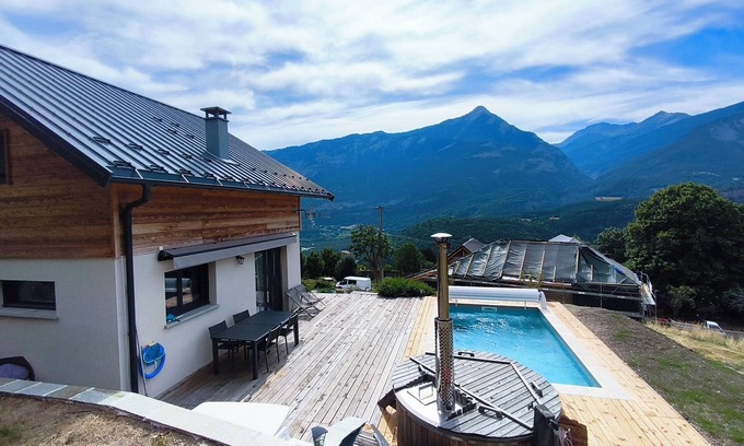 Chateauroux-les-Alpes House | Mountain house with Nordic Spa § Only 35 min from Ski resort