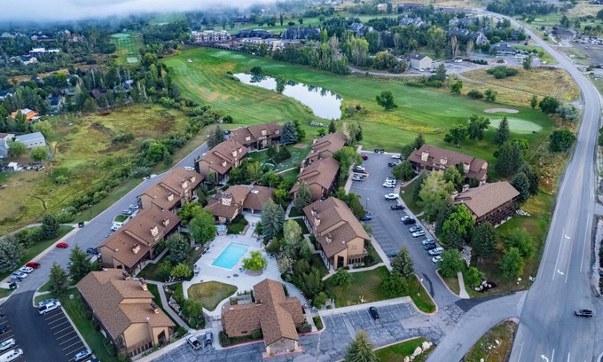 Eden Condo | Mountain Gem, A perfect Mountain Gem for a GetAway any time of year